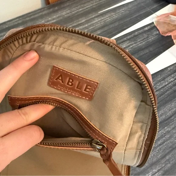 ABLE ROSA SLING Whiskey Brown Genuine Leather Sling Bag Women’s Men’s crossbody - Picture 7 of 13